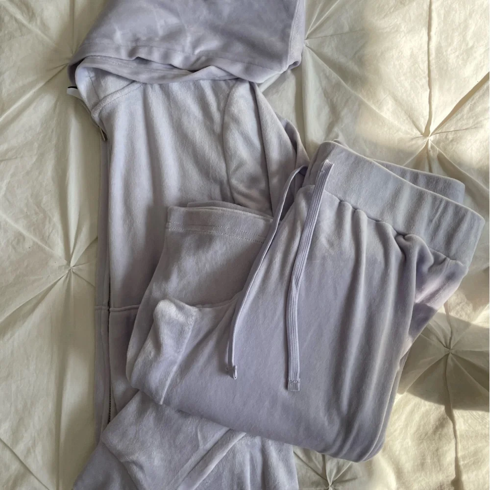 Matching set - Picture 1 of 5